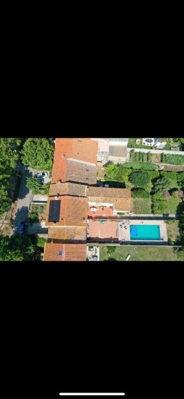 Propriété - 260 m² - 9 pièces