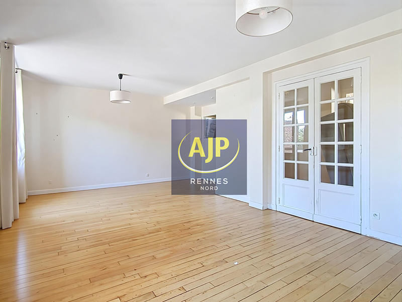 Maison - 220 m² - 10 pièces