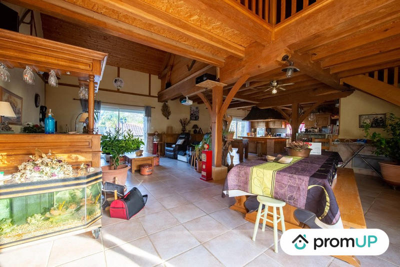 Maison - 400 m² - 12 pièces