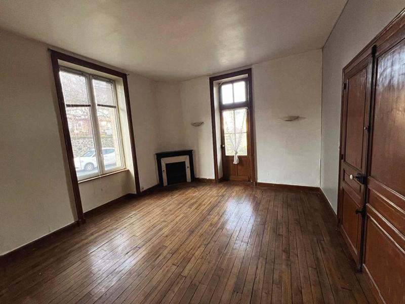 Propriété - 240 m² - 12 pièces
