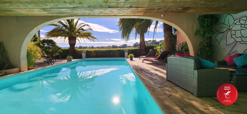 Maison - 217 m² - 10 pièces