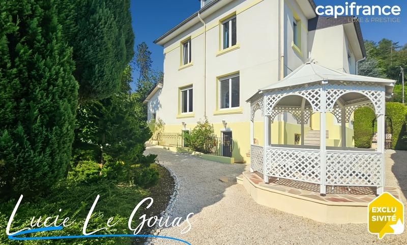 Demeure - 181 m² - 8 pièces