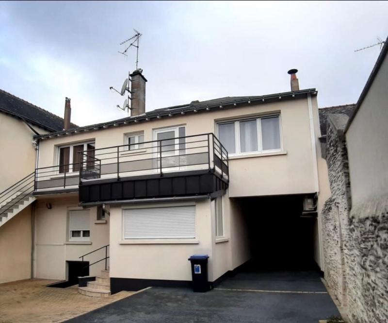 Maison - 203 m² - 10 pièces