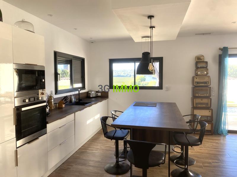 Maison traditionnelle - 100 m² - 5 pièces