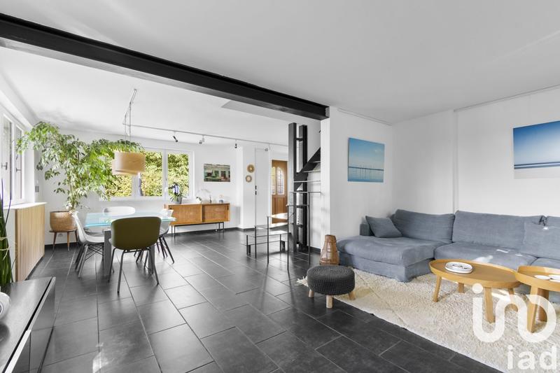 Maison - 230 m² - 7 pièces