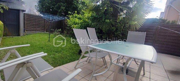 Maison jumelée - 110 m² - 5 pièces