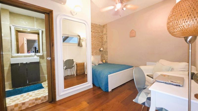 Appartement - 85 m² - 5 pièces