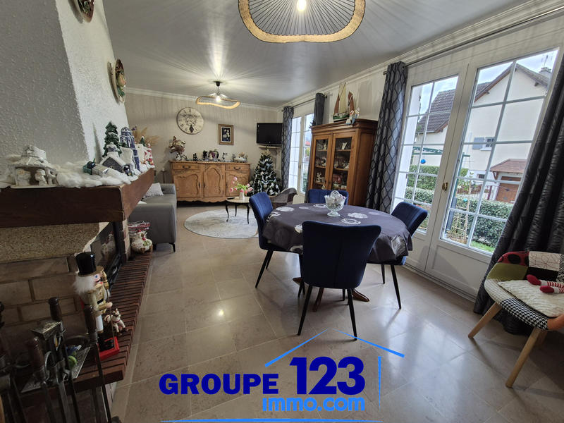 Maison - 93 m² - 4 pièces