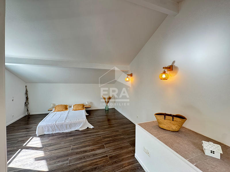 Maison - 200 m² - 8 pièces