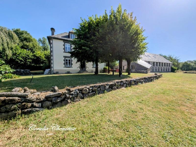 Maison de maîtres - 390 m² - 10 pièces