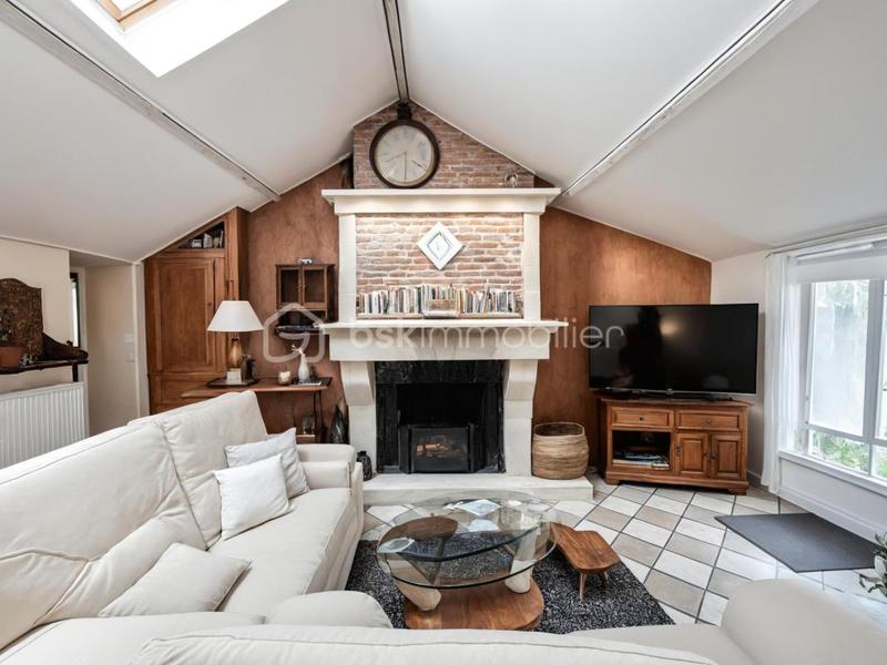 Maison - 280 m² - 15 pièces