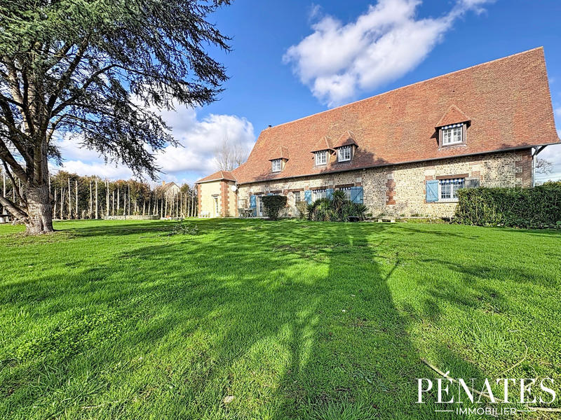 Maison traditionnelle - 295 m² - 6 pièces