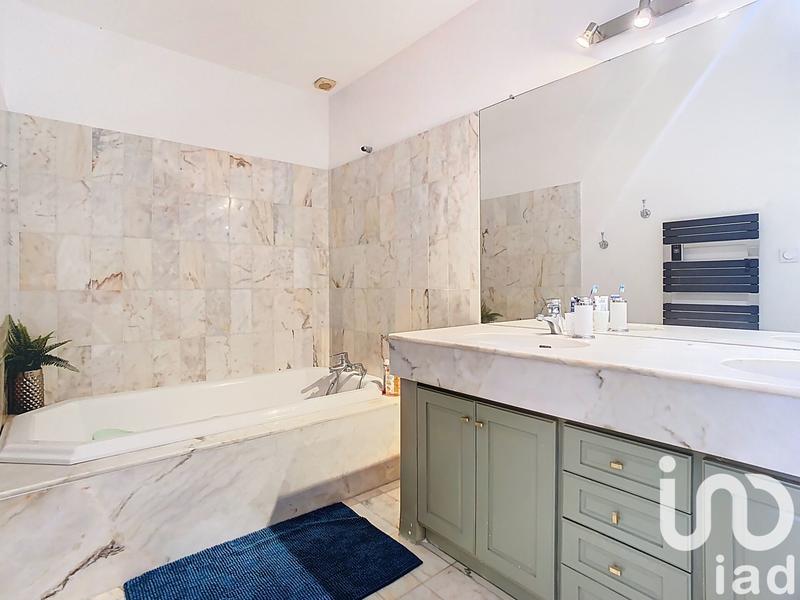 Maison - 280 m² - 7 pièces