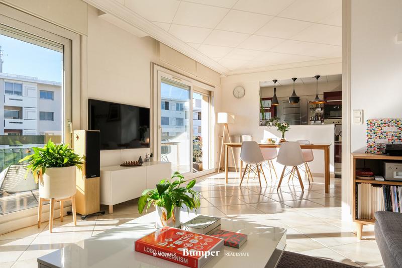 Appartement - 94 m² - 4 pièces