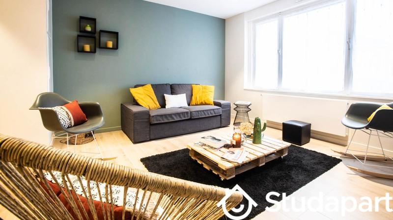 Chambre - 120 m² - 1 pièce