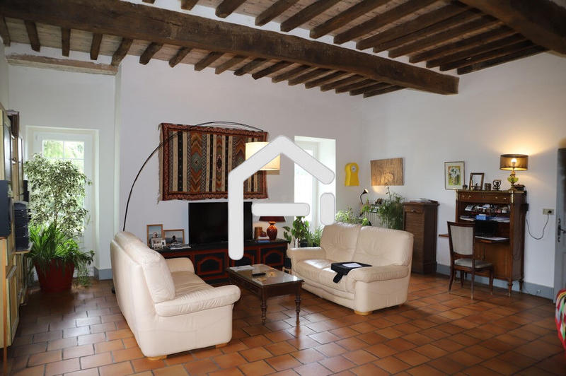 Maison - 250 m² - 7 pièces