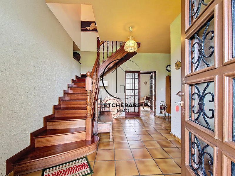 Maison - 167 m² - 6 pièces