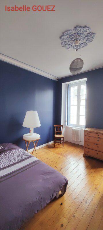 Maison - 200 m² - 13 pièces