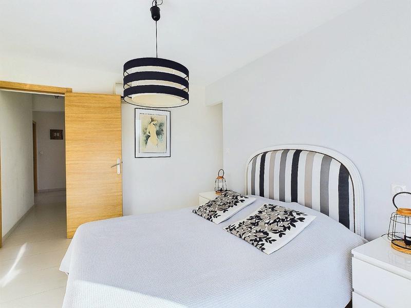 Maison - 270 m² - 11 pièces