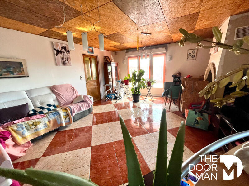 Maison - 202 m² - 8 pièces