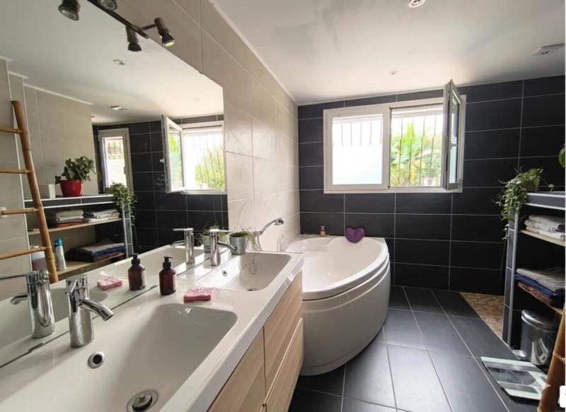 Maison - 277 m² - 6 pièces