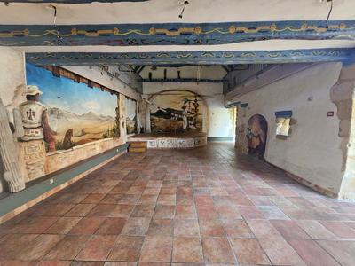 Maison - 2 135 m² - 52 pièces