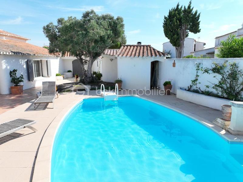 Mas - 382 m² - 13 pièces