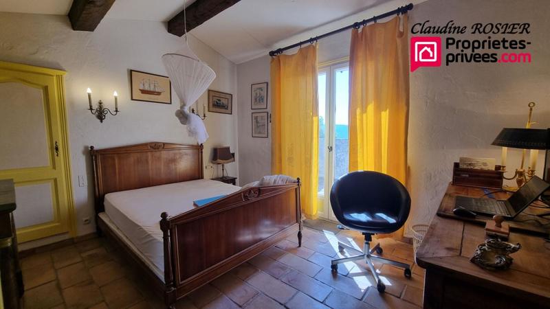 Propriété - 225 m² - 10 pièces