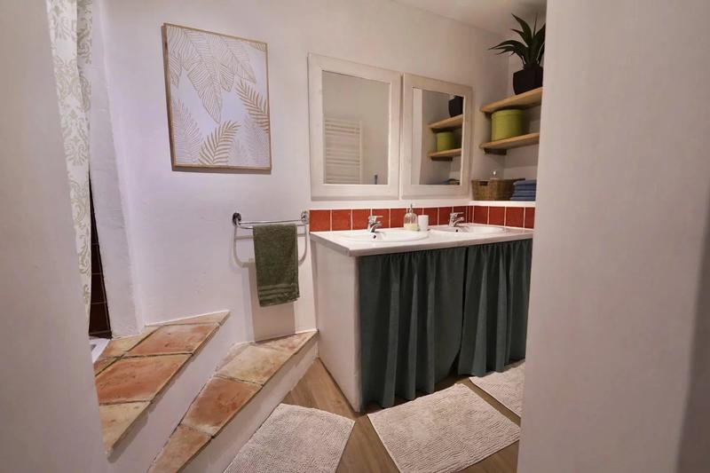 Maison - 256 m² - 11 pièces