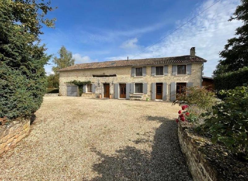 Maison - 305 m² - 10 pièces