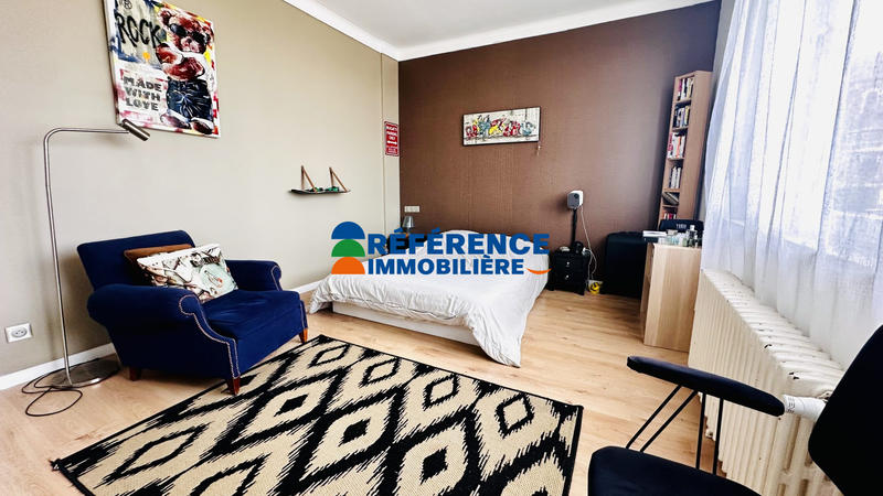 Maison - 210 m² - 5 pièces