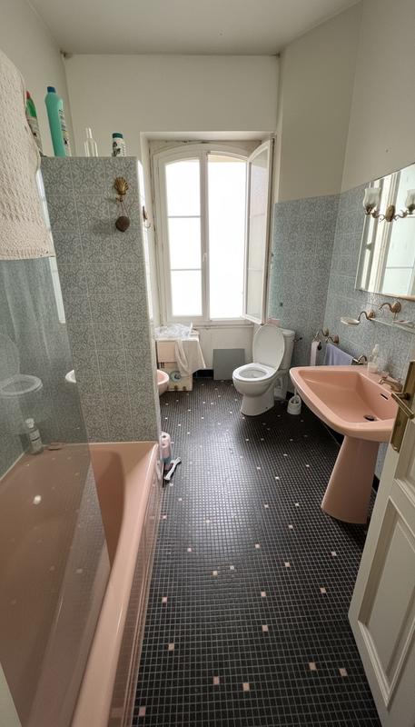 Maison - 212 m² - 9 pièces