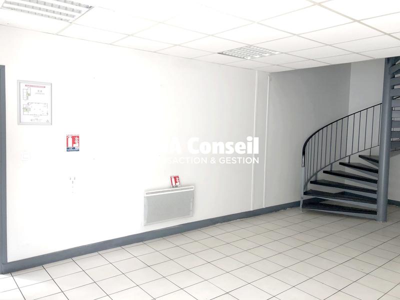 Local d'activités - 1 199 m²