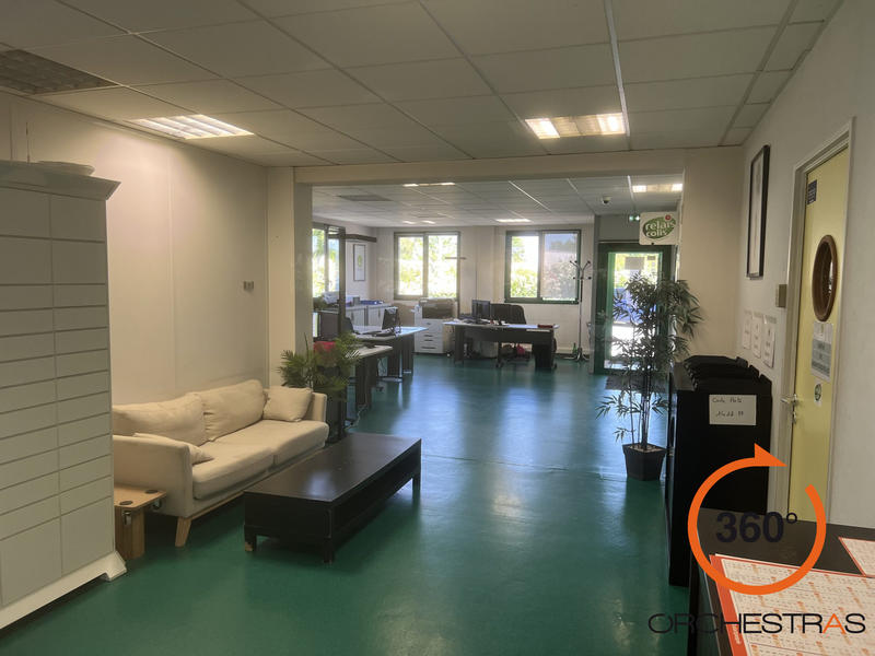 Entrepôt - 3 541 m²