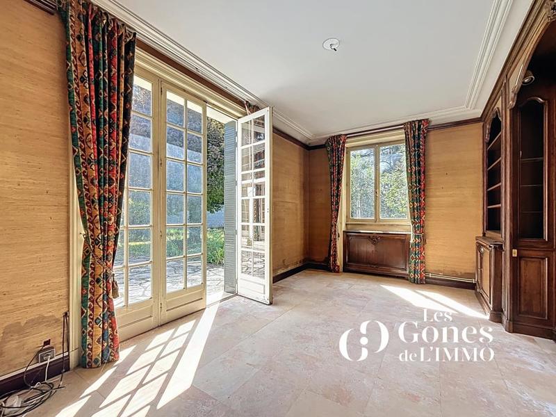 Maison - 246 m² - 6 pièces