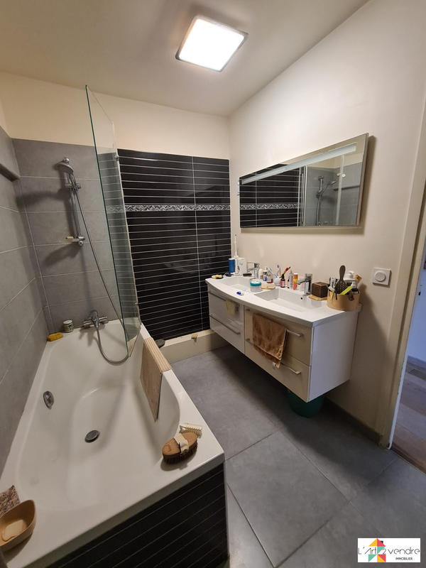 Appartement - 104 m² - 4 pièces