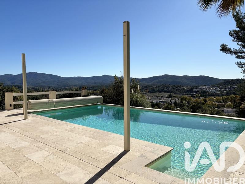 Maison - 166 m² - 6 pièces