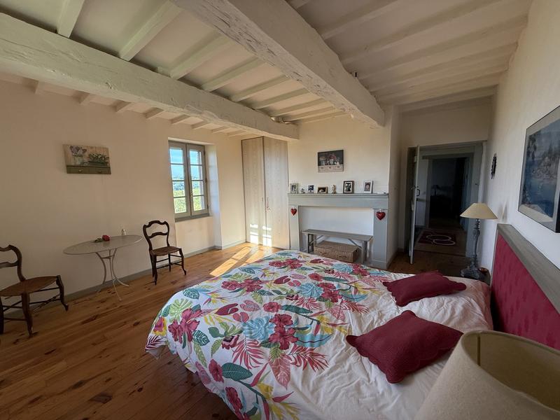 Maison ancienne - 204 m² - 7 pièces