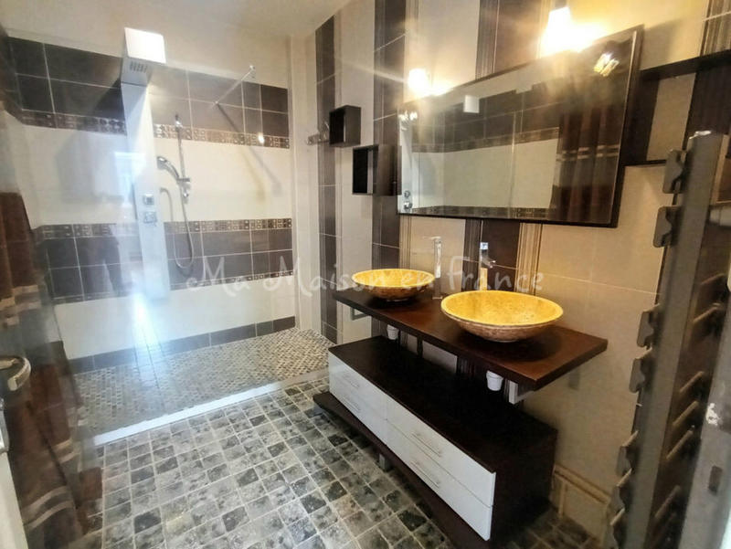 Appartement - 111 m² - 4 pièces