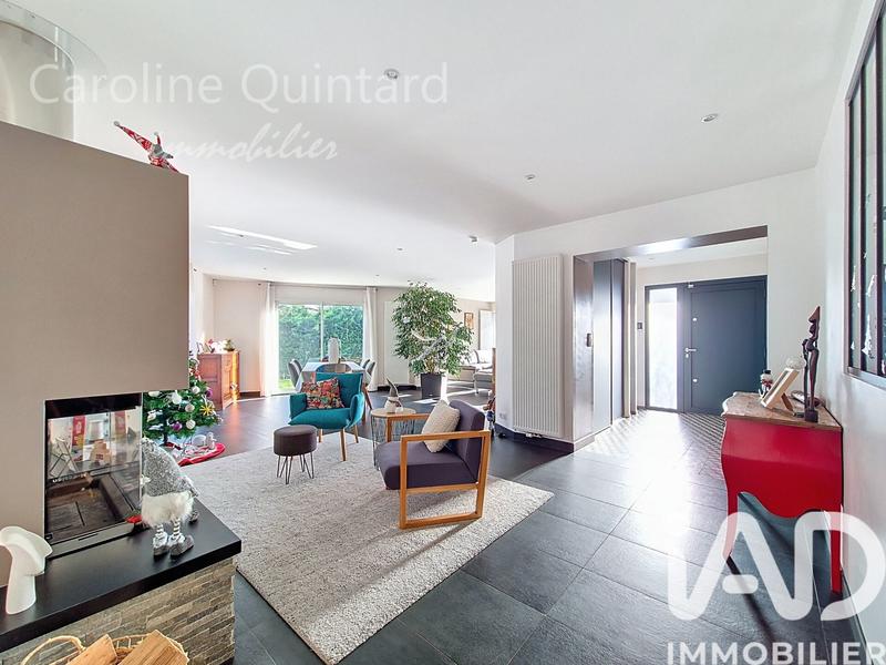 Maison - 202 m² - 5 pièces