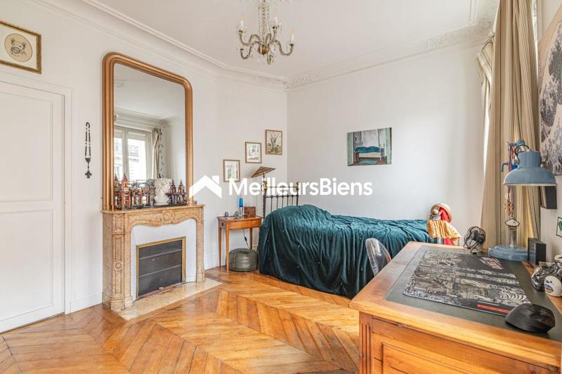Appartement - 111 m² - 5 pièces