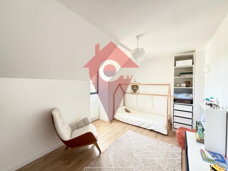 Maison - 140 m² - 5 pièces