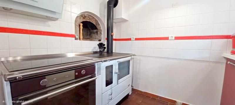 Maison - 230 m² - 7 pièces