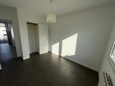 Maison - 99 m² - 6 pièces
