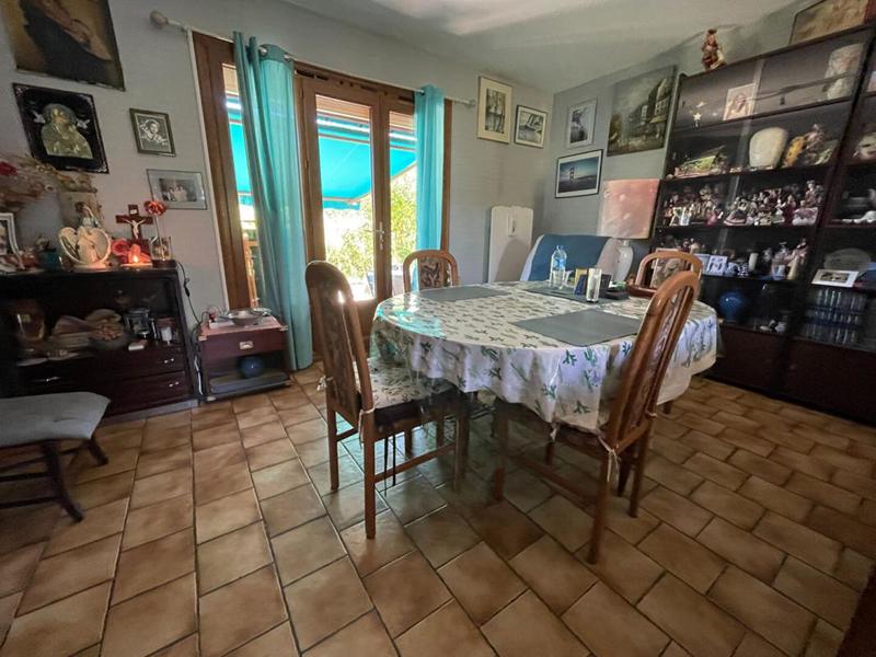 Maison - 180 m² - 9 pièces