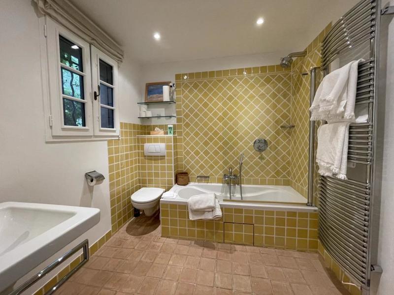 Mas - 318 m² - 12 pièces