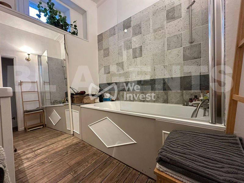 Maison - 247 m² - 10 pièces