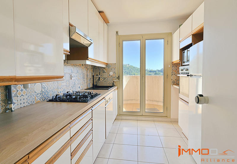 Appartement - 80 m² - 3 pièces