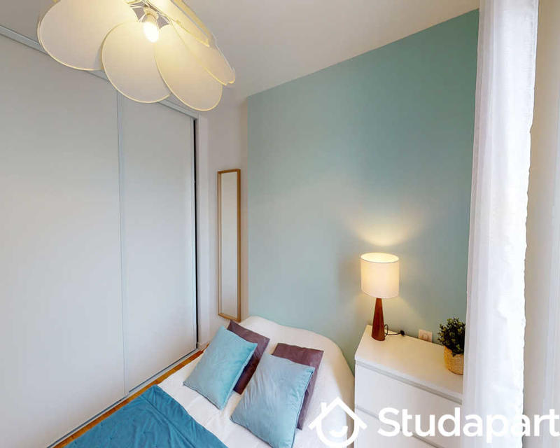 Chambre - 90 m² - 1 pièce