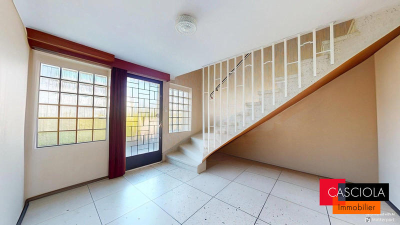 Maison traditionnelle - 104 m² - 5 pièces